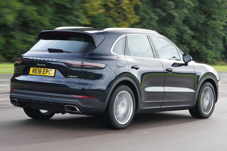  Porsche Cayenne E-Hybrid (PO536) 2018 года  (UK) (фото 7 из 13)